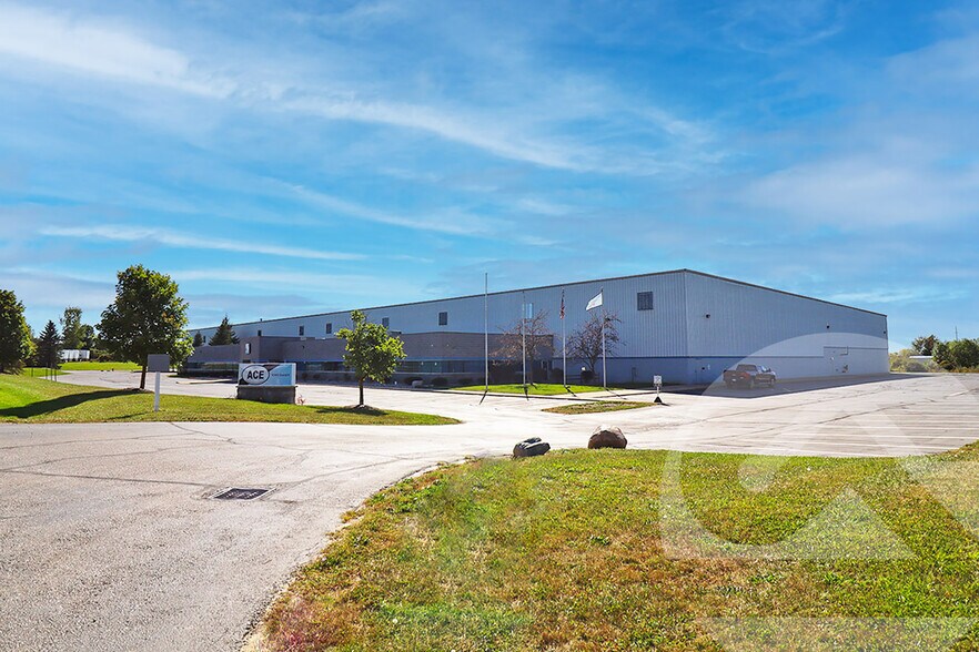 1045 Durant Dr, Howell, MI for sale - Building Photo - Image 1 of 1