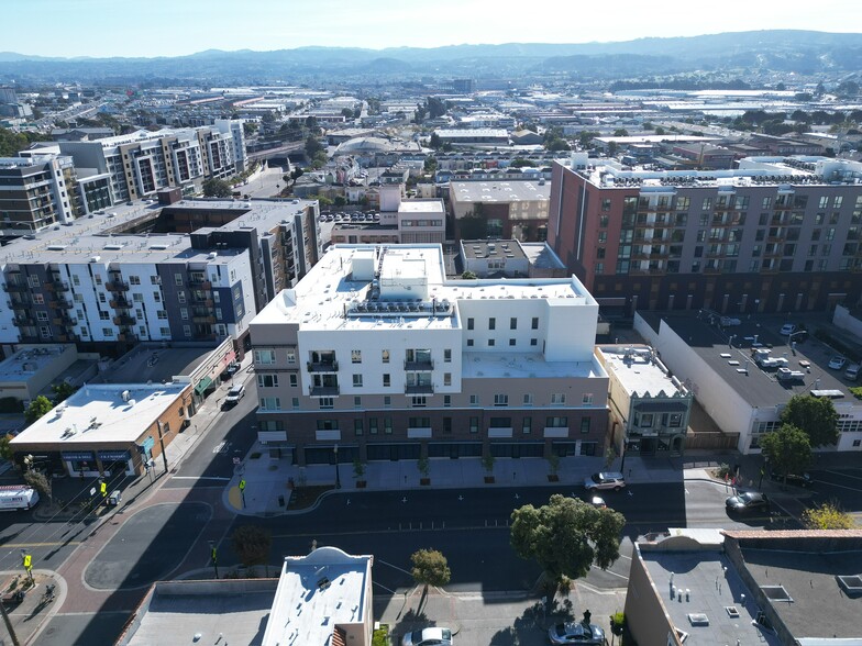 201 Grand Ave, South San Francisco, CA for lease - Building Photo - Image 2 of 12