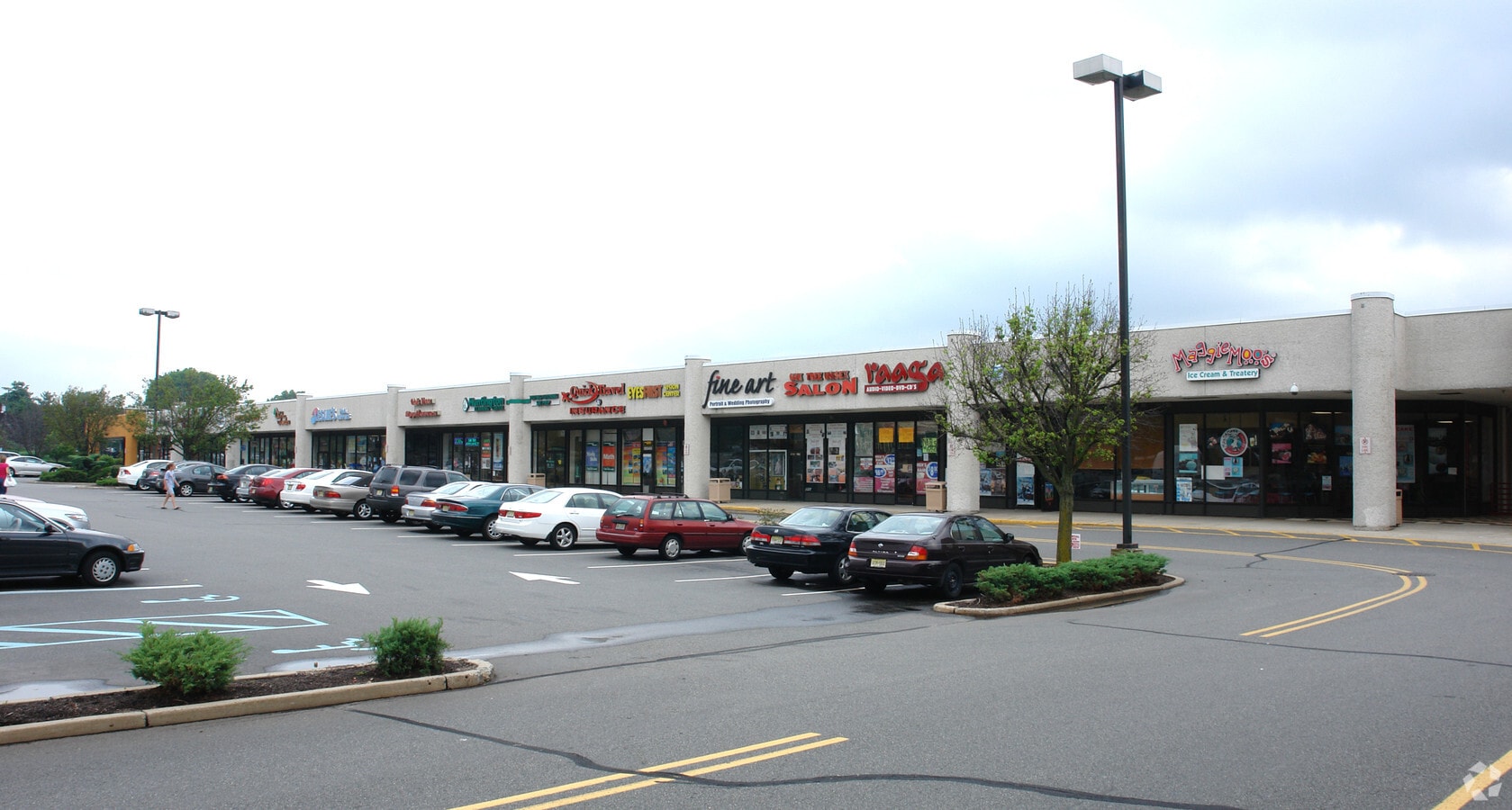 1665a Oak Tree Rd, Edison, NJ 08820