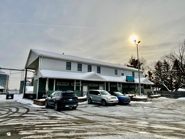 107 W Delaware, Decatur, MI for sale - Primary Photo - Image 1 of 18