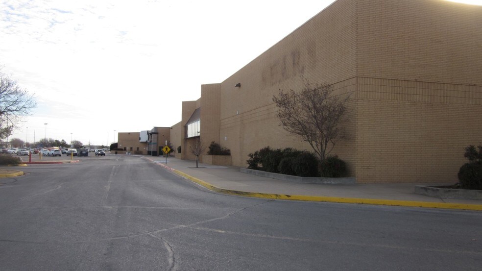 Sears Lawton Ok >> 428 Sw C Ave Lawton Ok 73501 Property For Lease On Loopnet Com Sears Lawton Ok >> 428 Sw C Ave Lawton Ok 73501 Property For Lease On Loopnet Com