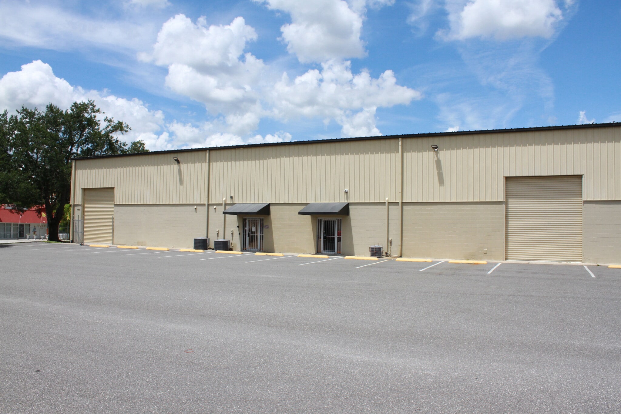 6333-6339 All American Blvd, Orlando, FL for lease Interior Photo- Image 1 of 8