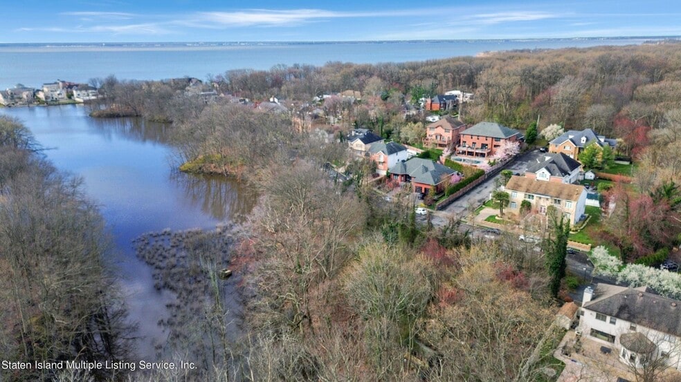 381 ARBUTUS AVE Arbutus Ave, Staten Island, NY for sale - Building Photo - Image 3 of 9