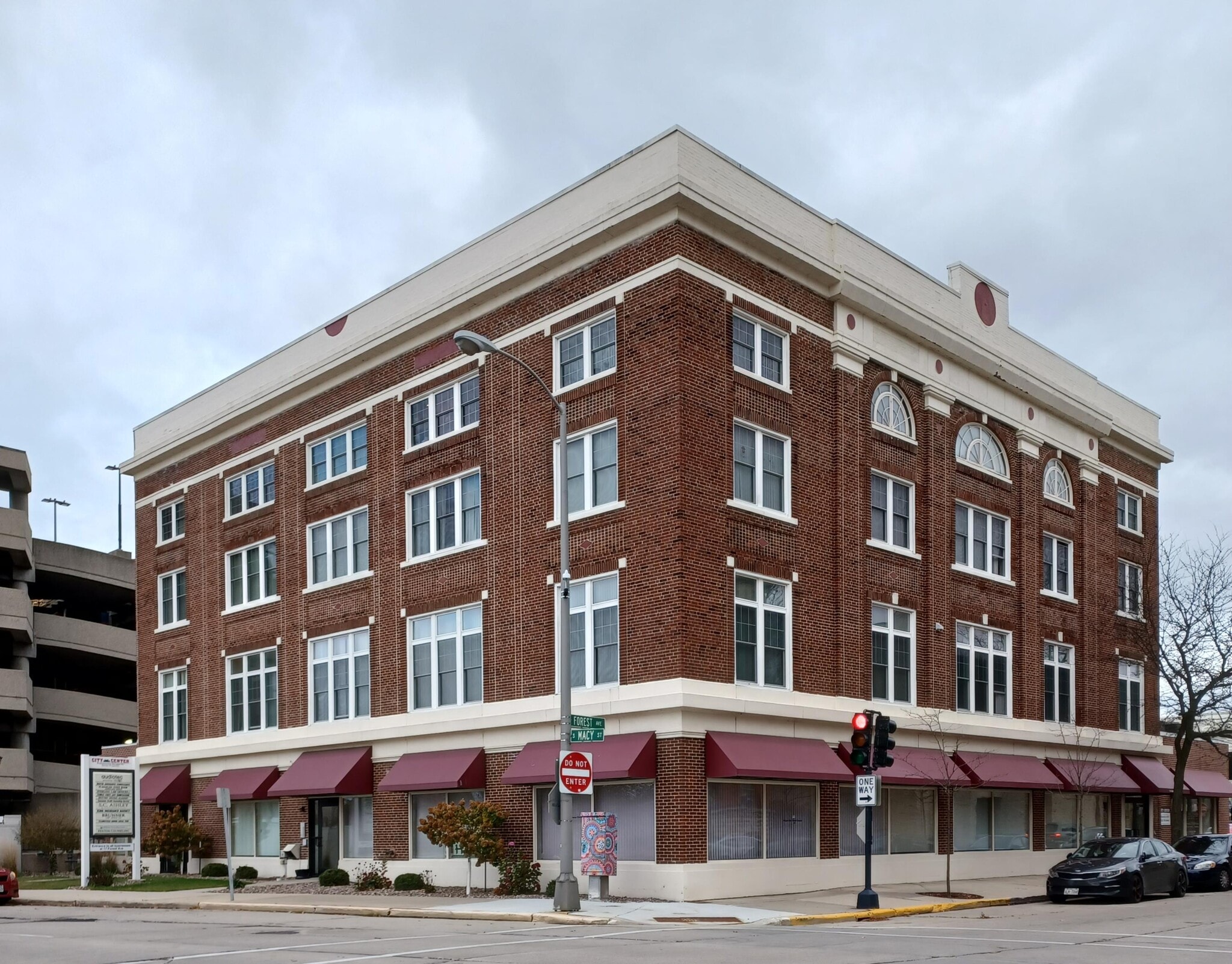 17 Forest Ave, Fond Du Lac, WI for lease Building Photo- Image 1 of 9