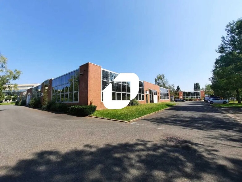 Flex in Les Ulis for lease - Building Photo - Image 2 of 18
