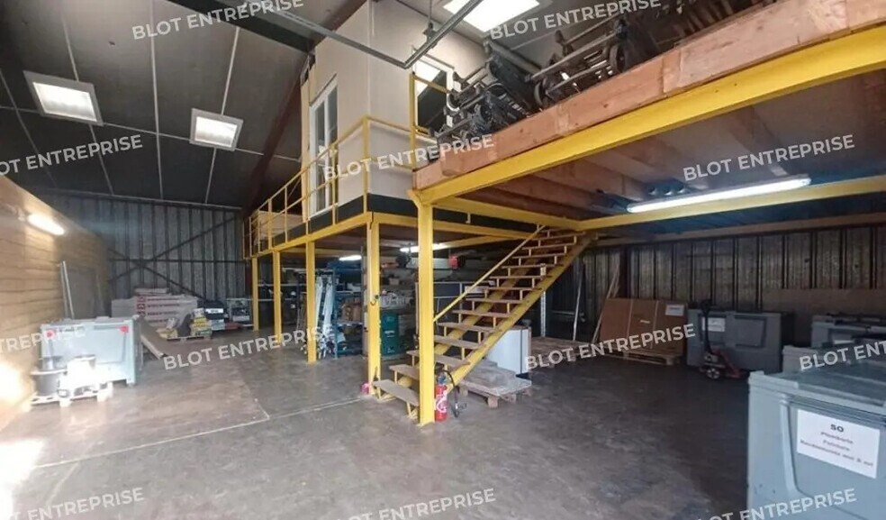 Office in Lanester for lease - Building Photo - Image 2 of 7