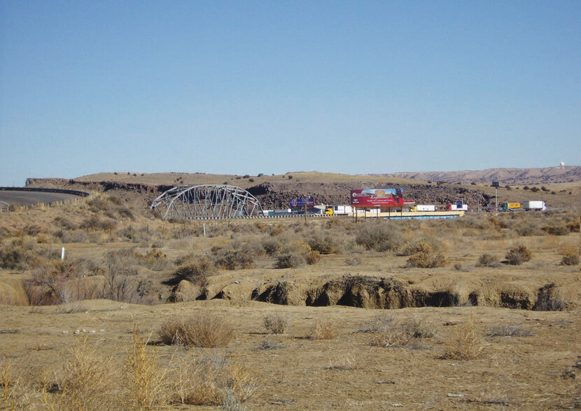 I-40 and Rio Puerco portfolio of 2 properties for sale on LoopNet.com - Building Photo - Image 3 of 4