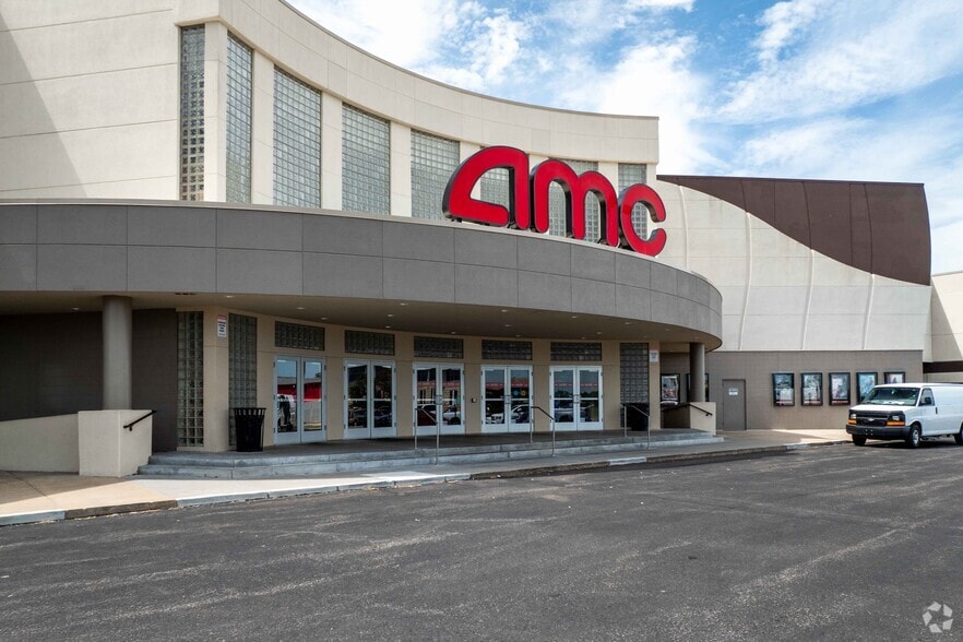 3151 N Penstemon Cir, Wichita, KS for sale - Building Photo - Image 3 of 4