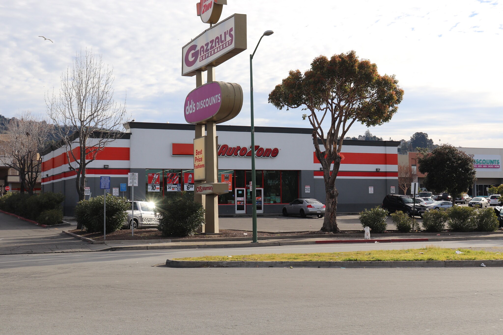 70007200 Bancroft Ave, Oakland, CA 94605 Eastmont Town Center