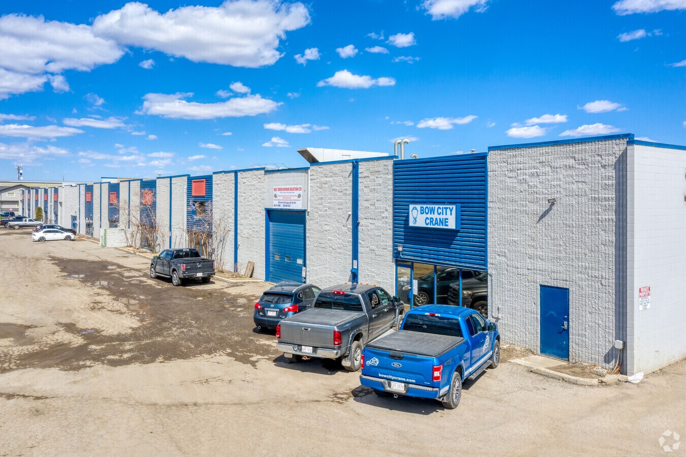 8616 44th St SE, Calgary, AB T2C 2P6
