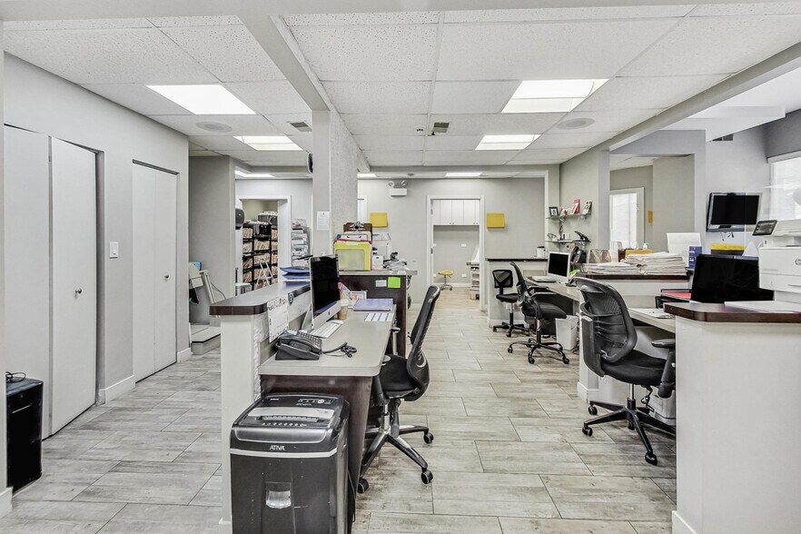 2623 N Halsted St, Chicago, IL for lease - Building Photo - Image 2 of 12