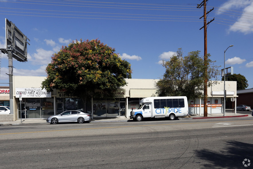 21907-21909 Devonshire St, Chatsworth, CA for lease - Building Photo - Image 2 of 2