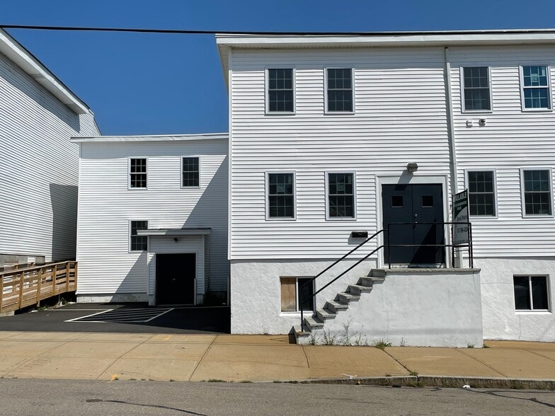 100 Central St, Milford, MA for lease - Building Photo - Image 3 of 30
