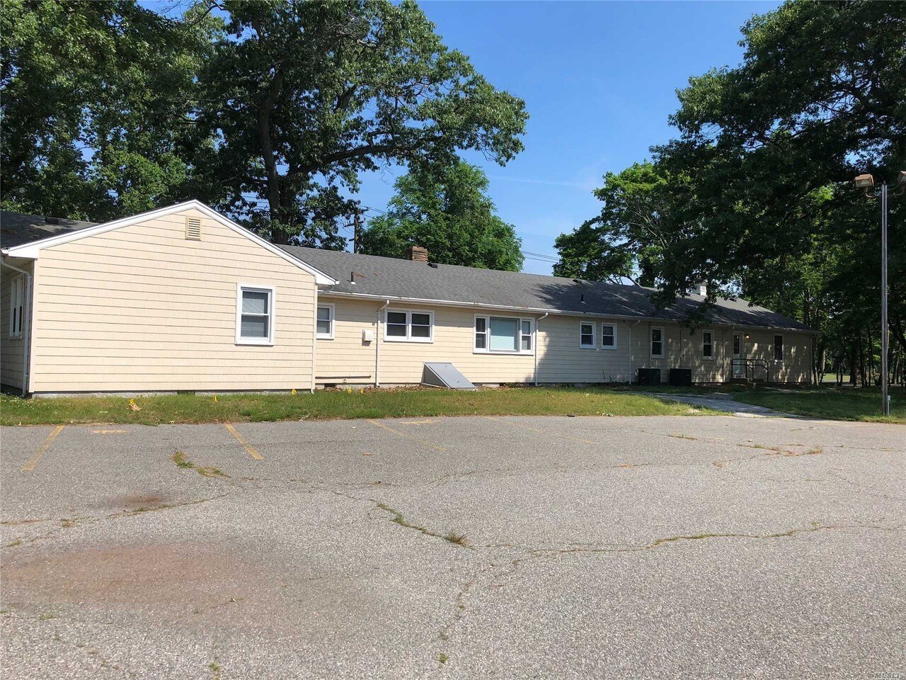 135 Idle Hour Blvd, Oakdale, NY 11769 Office for Lease