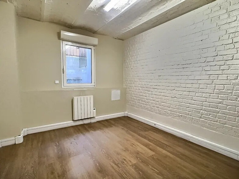 Office in Paris for lease - Building Photo - Image 3 of 8