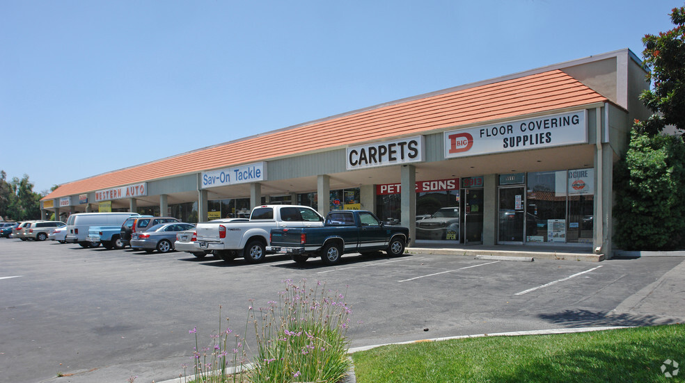 9911-9931 Orr and Day Rd, Santa Fe Springs, CA for lease - Building Photo - Image 3 of 4