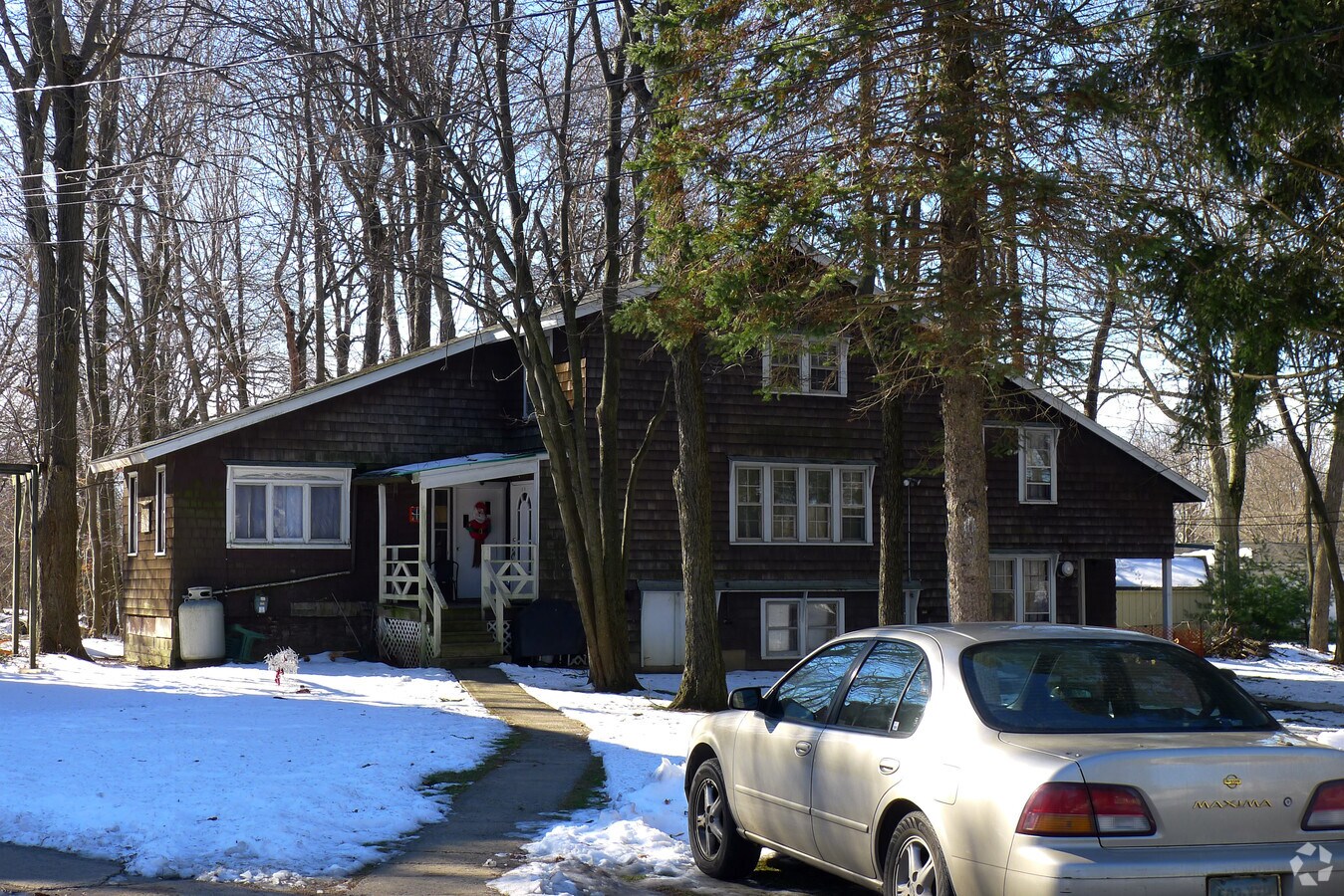 39 Waterbury Rd, Prospect, CT 06712