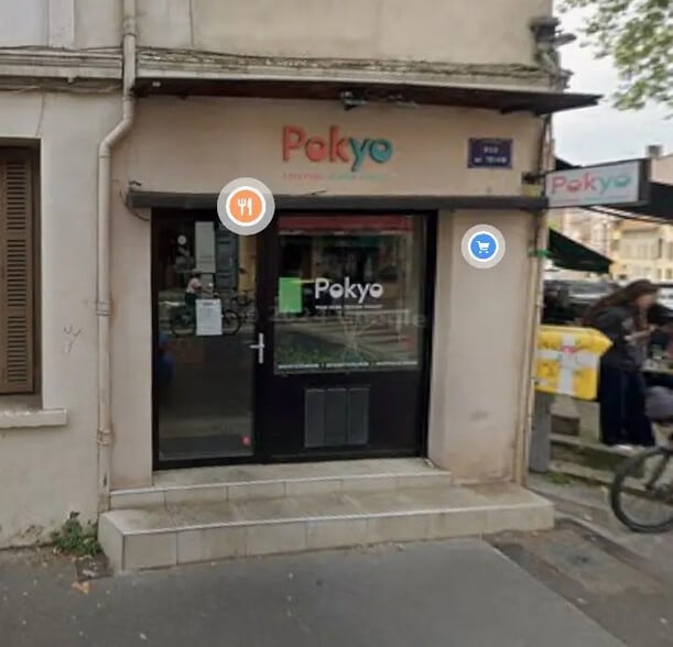 Retail in Lyon for lease - Building Photo - Image 1 of 2