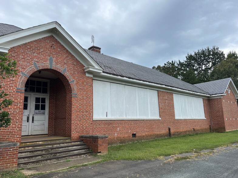 29406 James Madison Hwy, Arvonia, VA for sale - Building Photo - Image 2 of 4