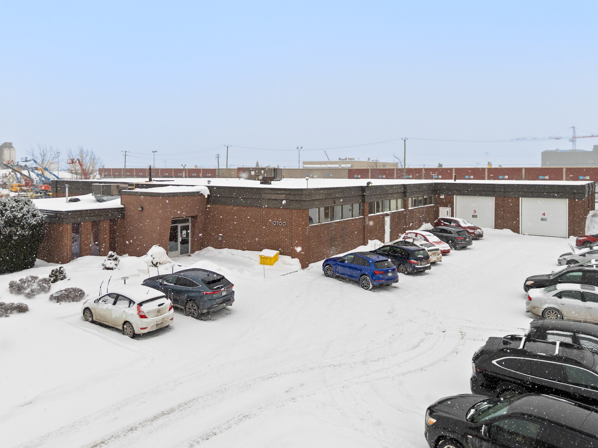 10700 Rue Secant, Montréal, QC for lease Interior Photo- Image 1 of 4