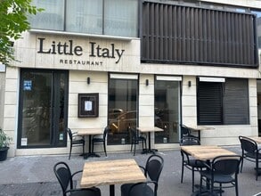 Retail in Marseille for lease Building Photo- Image 1 of 7