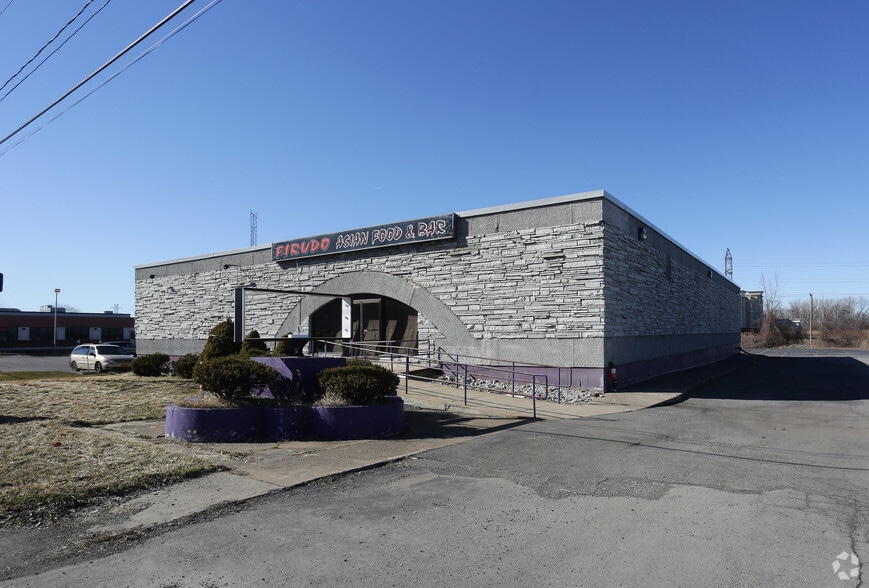 3011 E Erie Blvd, Syracuse, NY for lease - Building Photo - Image 2 of 19