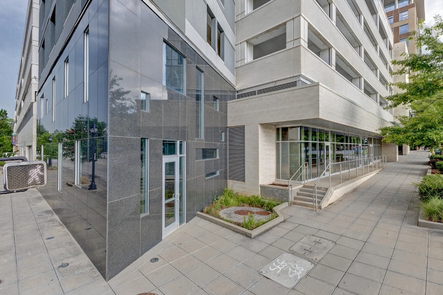 106 W Washington St, Greenville, SC for lease - Building Photo - Image 1 of 7