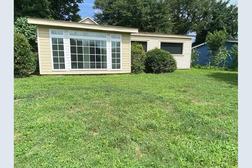 2 Multipurpose Buildings For Church or.. portfolio of 3 properties for sale on LoopNet.com - Building Photo - Image 2 of 32