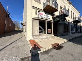 514 LOCUST MIDDLETOWN IN - Storefront Property