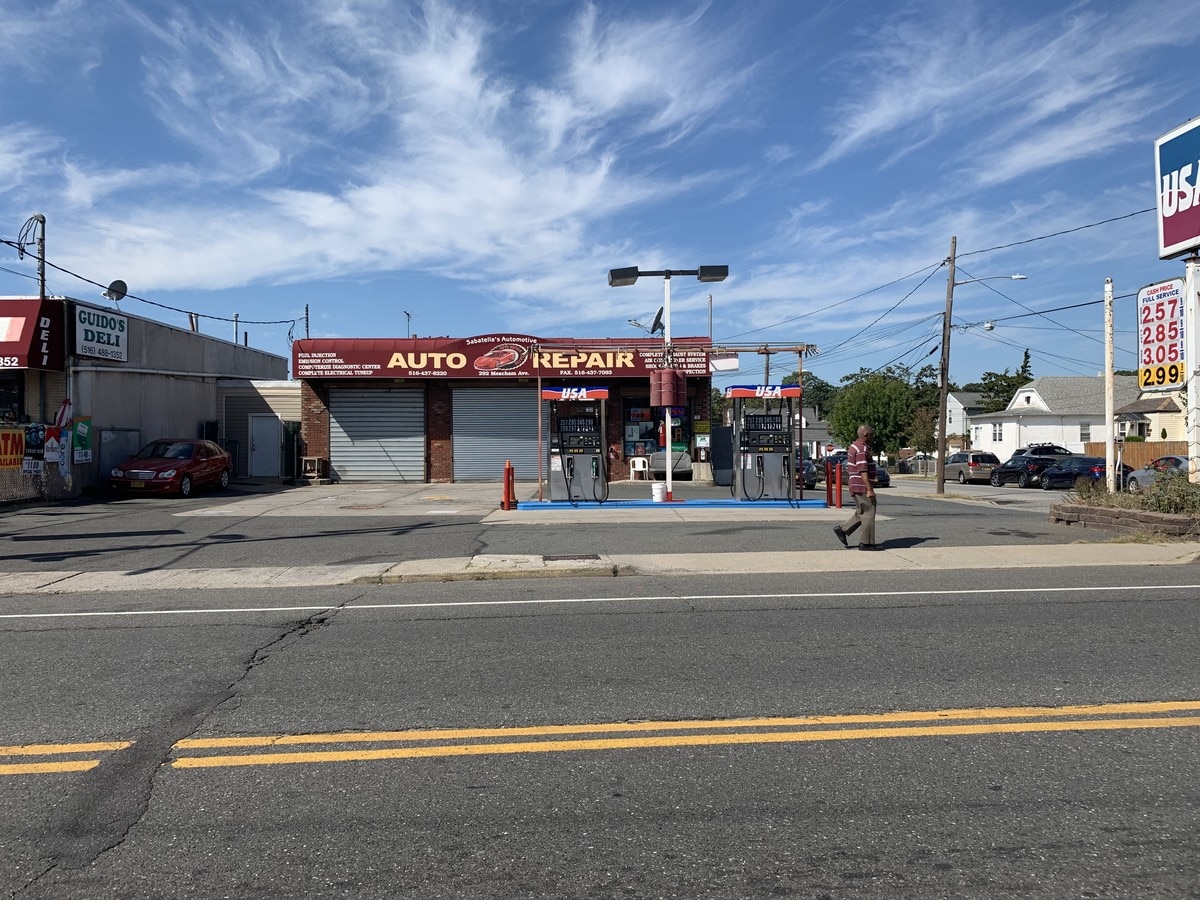 292 Meacham Ave, Elmont, NY 11003