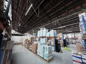 Industrial in Pantin for lease Interior Photo- Image 1 of 5
