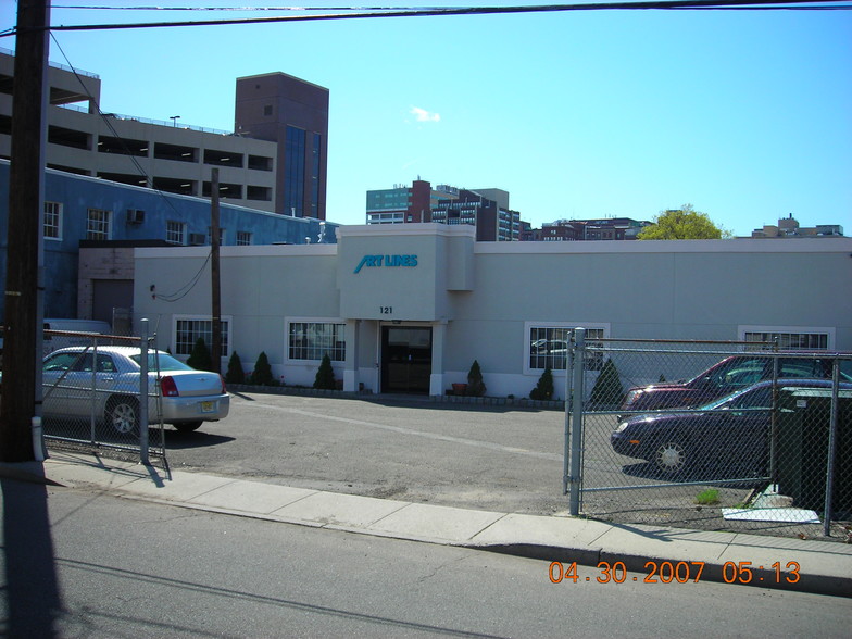 119-125 Railroad Ave, Hackensack, NJ for lease - Building Photo - Image 1 of 20