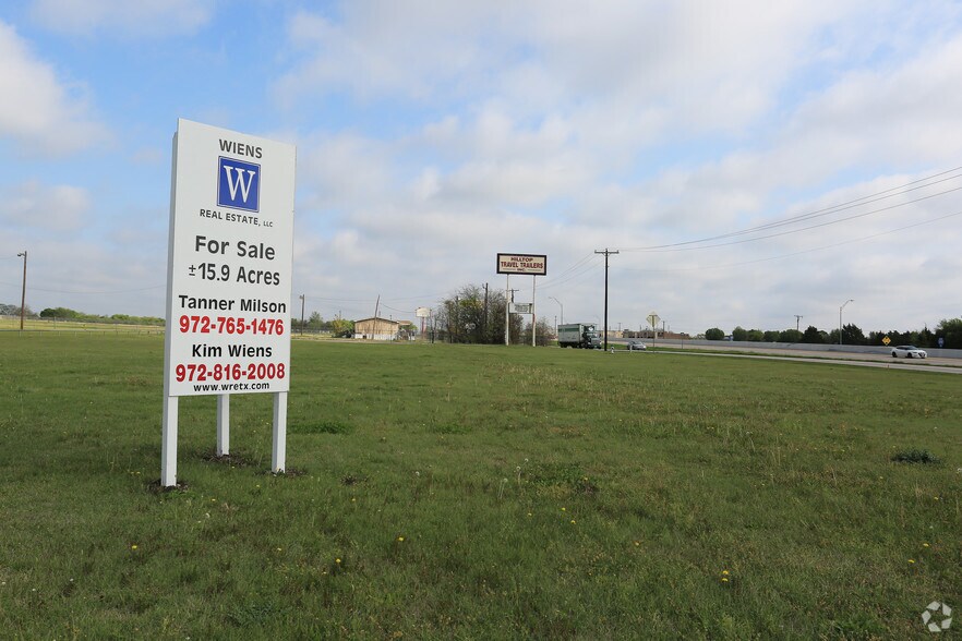 700 W Red Oak Rd, Red Oak, TX for sale - Primary Photo - Image 1 of 1