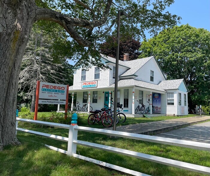 76 Fort Hill Rd, Groton, CT 06340