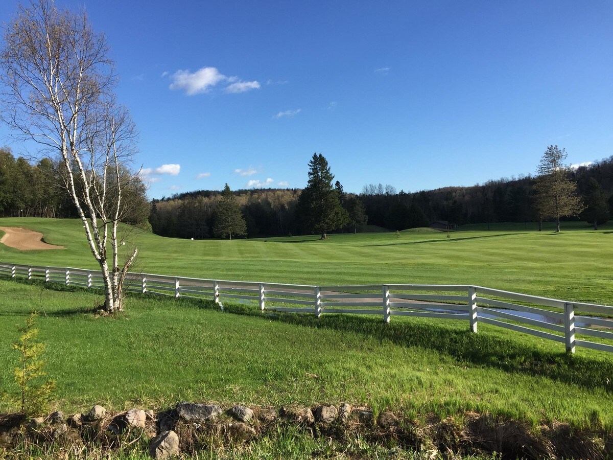 2255 Rte 327, Grenvillesurlarouge, QC J0V 1B0