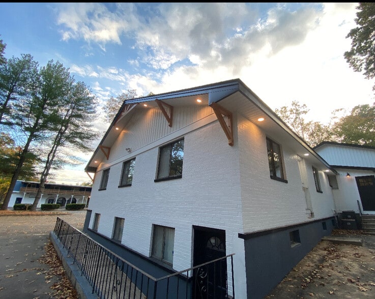 2 Gordon St, Simsbury, CT for sale - Building Photo - Image 1 of 1