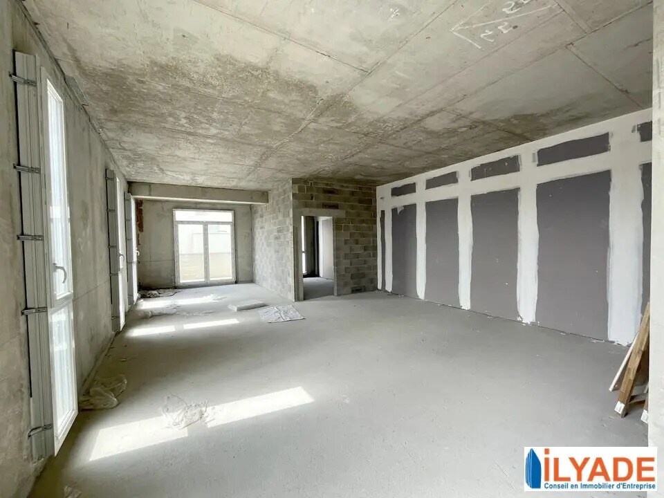 Retail in Manosque for sale Interior Photo- Image 1 of 6