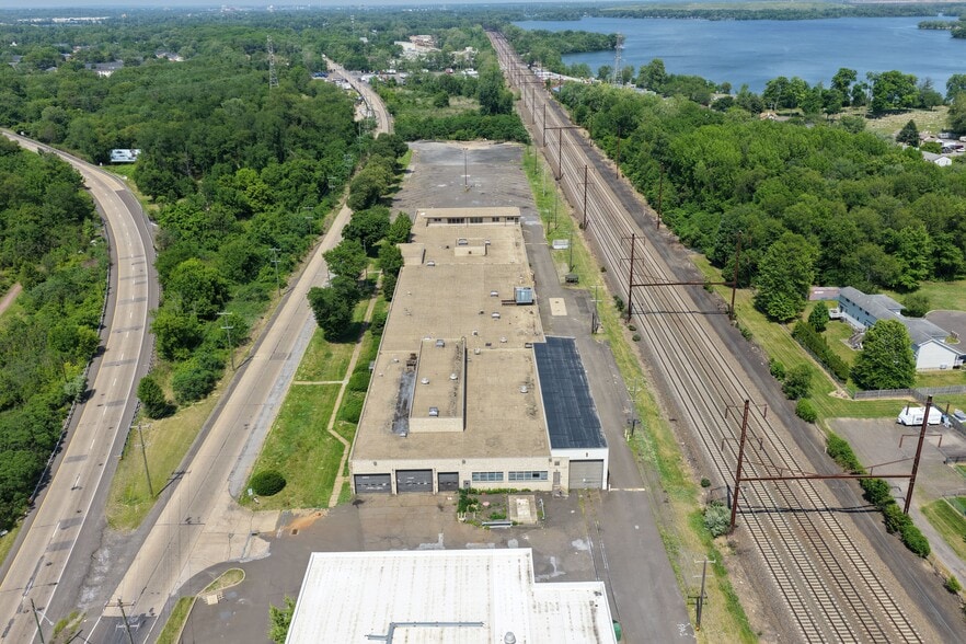 8400 Rt 13, Levittown, PA for lease - Building Photo - Image 3 of 11