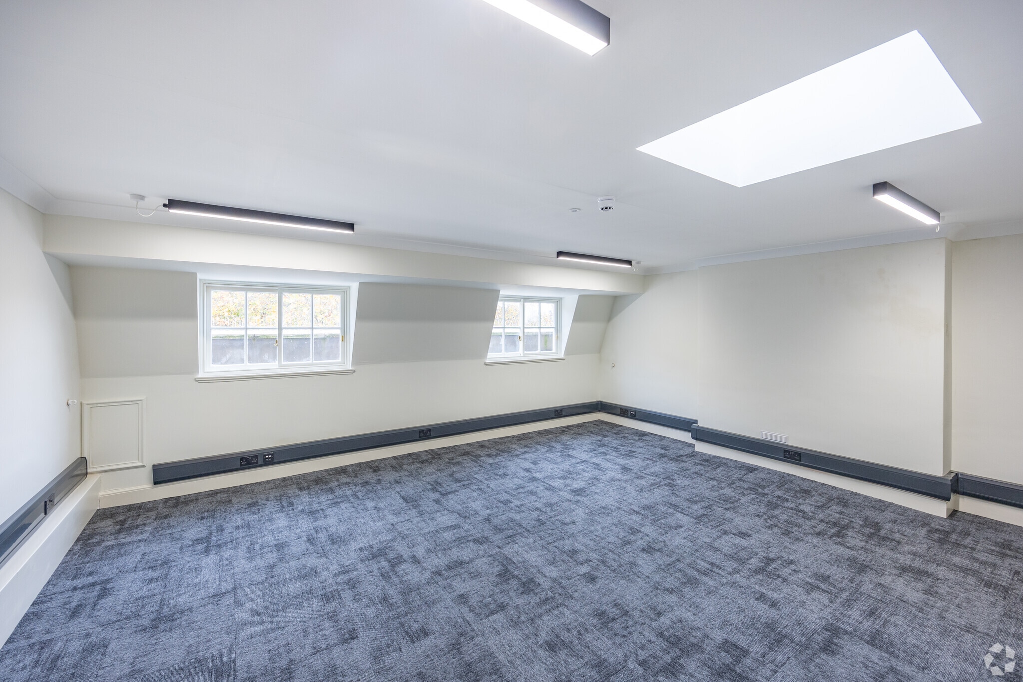 49 Queen Sq, Bristol for lease Interior Photo- Image 1 of 9
