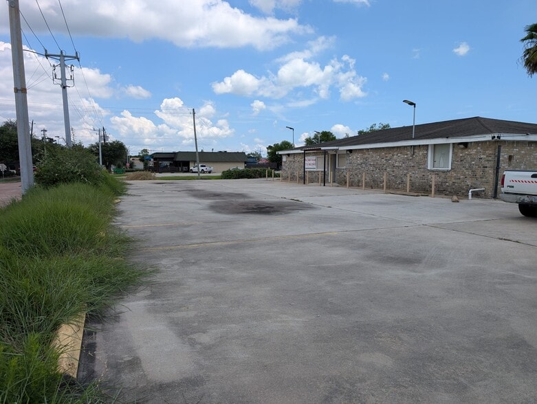 16602 Sea Lark Rd, Houston, TX for sale - Building Photo - Image 3 of 13