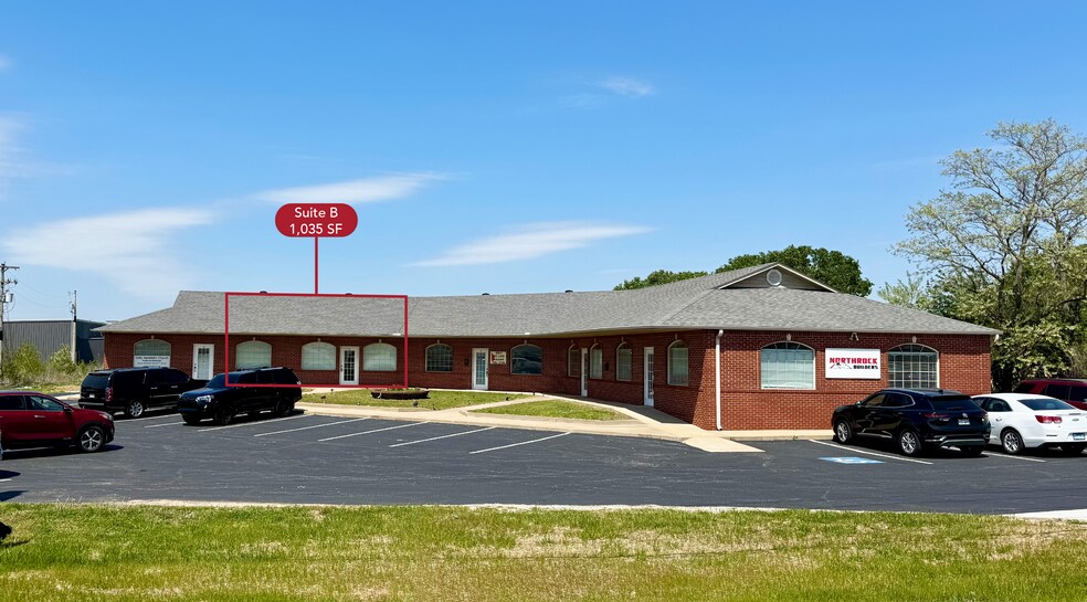 620 E Henri De Tonti Blvd, Springdale, AR for lease - Building Photo - Image 1 of 8