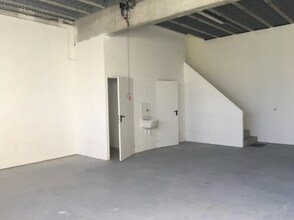 Industrial in Montesson for lease Interior Photo- Image 1 of 5
