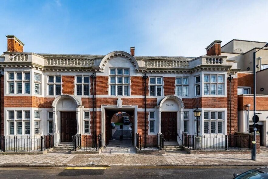 80 High St, Harrow for lease - Building Photo - Image 1 of 17