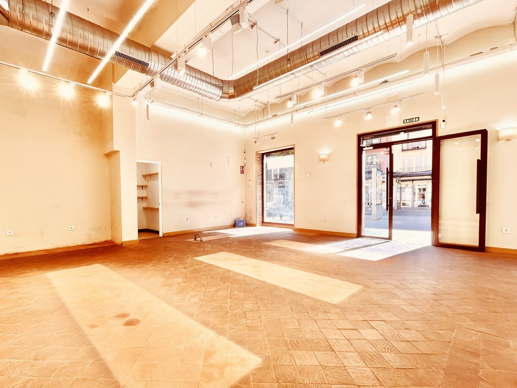 Calle de Toledo, 52, Madrid, Madrid for lease Interior Photo- Image 1 of 13