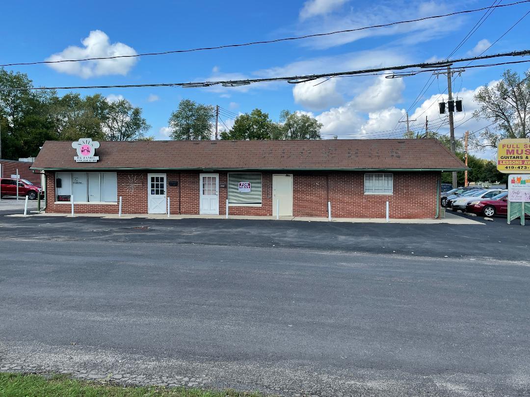 2975 Tremainsville Rd, Toledo, OH for lease Building Photo- Image 1 of 9