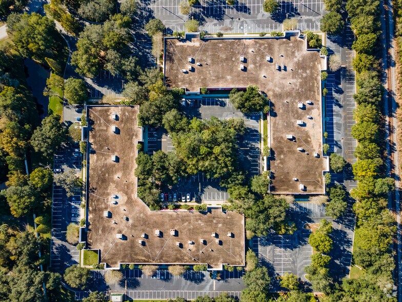 599 Lake Kathy Dr, Brandon, FL for lease - Aerial - Image 3 of 49