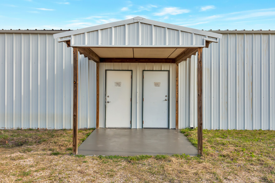 1715 N FM 51, Springtown, TX for lease - Building Photo - Image 1 of 25