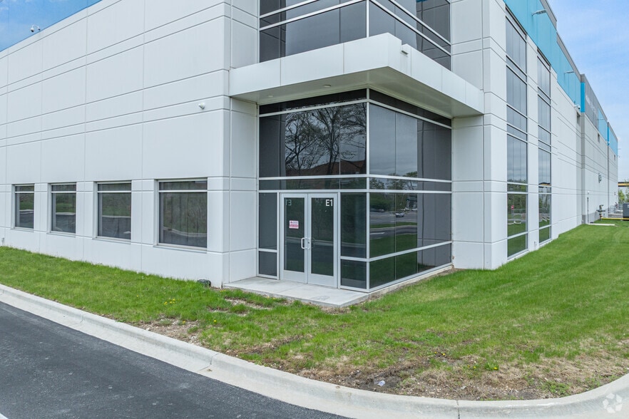 2101 W Lake St, Addison, IL for lease - Building Photo - Image 3 of 5