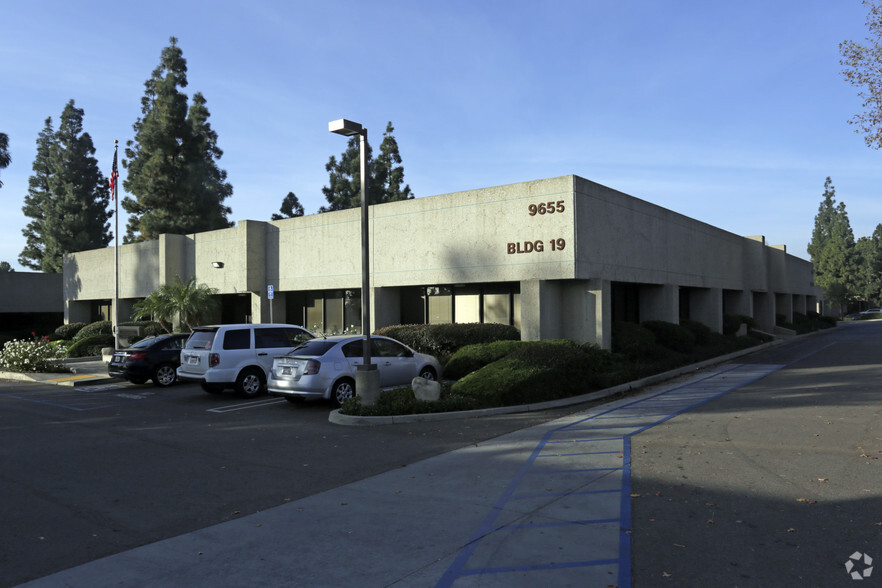 9567 Arrow Route, Rancho Cucamonga, CA for lease - Primary Photo - Image 3 of 20