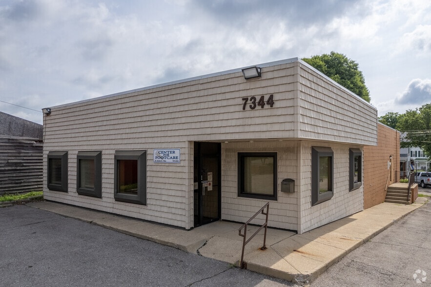 7344 Hamilton Ave, Cincinnati, OH for lease - Primary Photo - Image 1 of 4